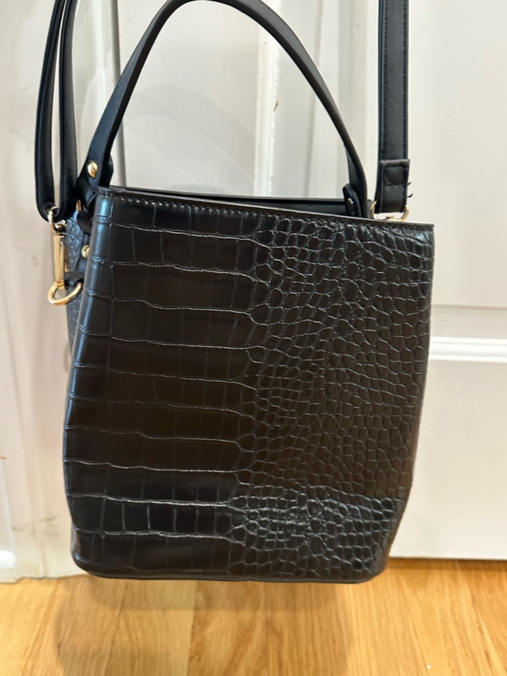 Vegan Croc-Embossed Black Top-Handle Aota Elena Bucket Bag Crossbody